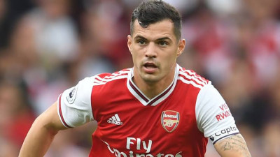 Bukan Cuma Xhaka, 3 Kapten Arsenal Ini Juga Dibenci Fans thumbnail